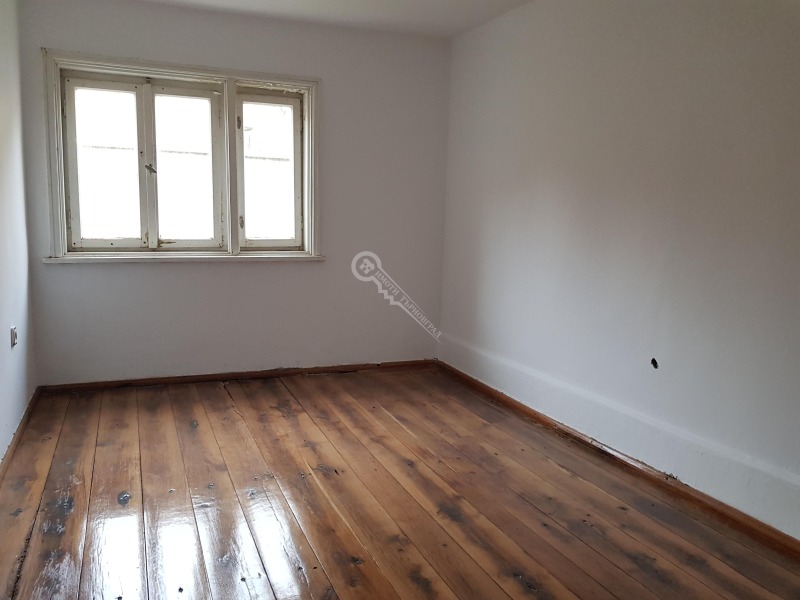 Продава КЪЩА, гр. Елена, област Велико Търново, снимка 5 - Къщи - 43671404