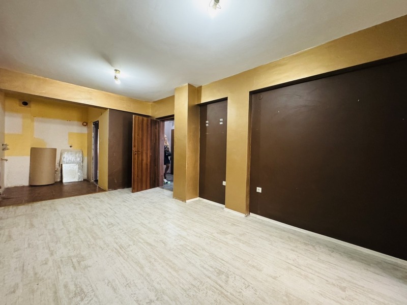 Продава  3-стаен град Варна , Лятно кино Тракия , 96 кв.м | 20292524 - изображение [2]