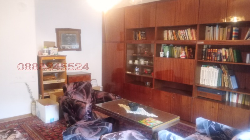Продава МНОГОСТАЕН в град Плевен, Широк център - 166 кв.м / 153 000 € » 299 241.99 лв.