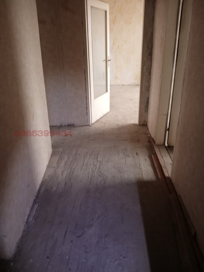 Продава 3-СТАЕН, гр. Радомир, област Перник