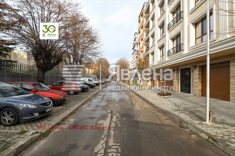 Продава  Многостаен град Варна , Център , 100 кв.м | 53539324