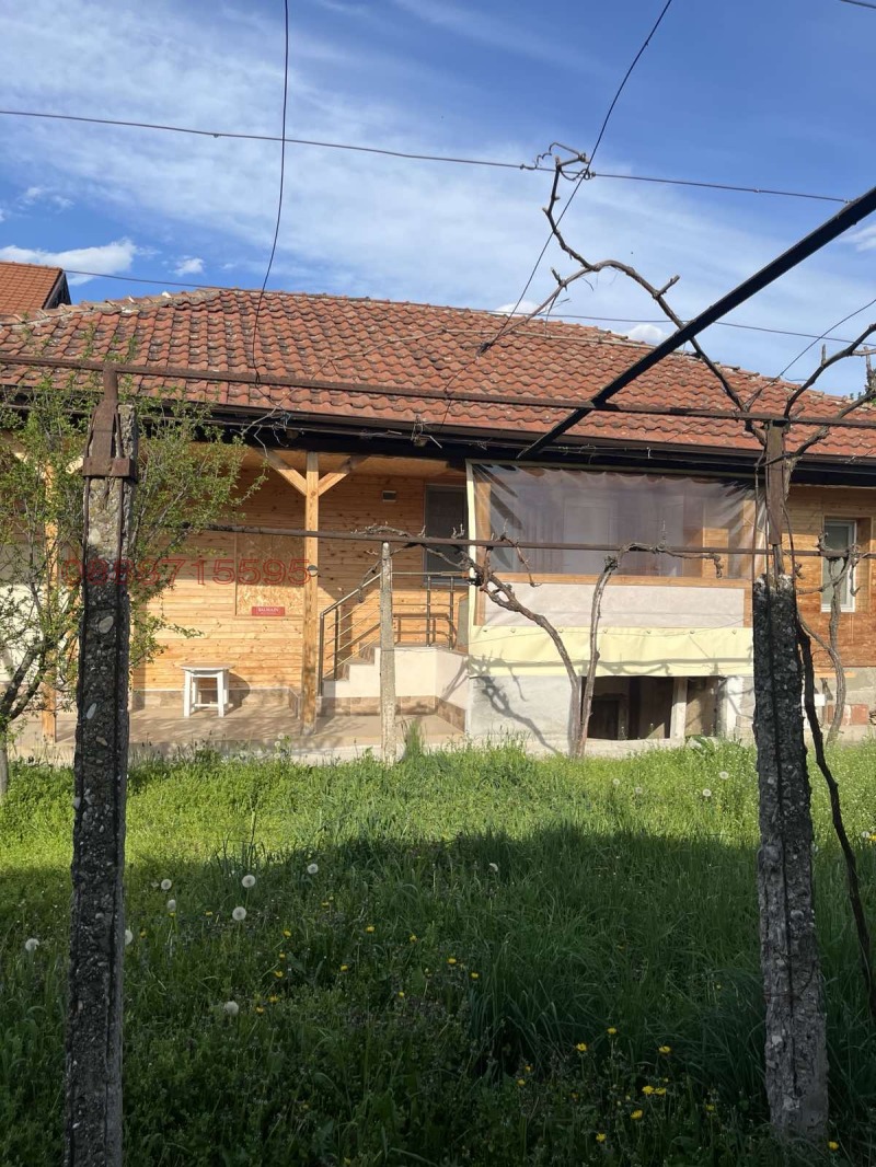 Продава КЪЩА, с. Шишковци, област Кюстендил, снимка 2 - Къщи - 52783926