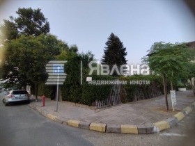 Οικόπεδο Οβζορ, περιοχή Μπουργκάς