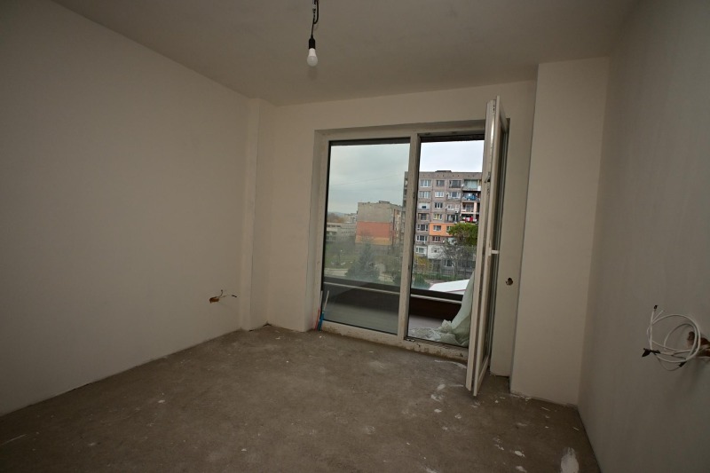 Продава 2-СТАЕН, гр. Перник, Изток, снимка 11 - Апартаменти - 52412980