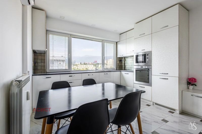 Na sprzedaż  Studio Sofia , Drużba 1 , 47 mkw | 82899803