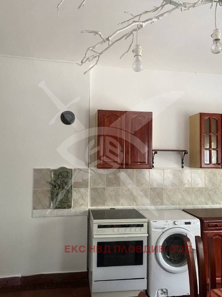 Продава КЪЩА, гр. Карлово, област Пловдив, снимка 2 - Къщи - 54307337