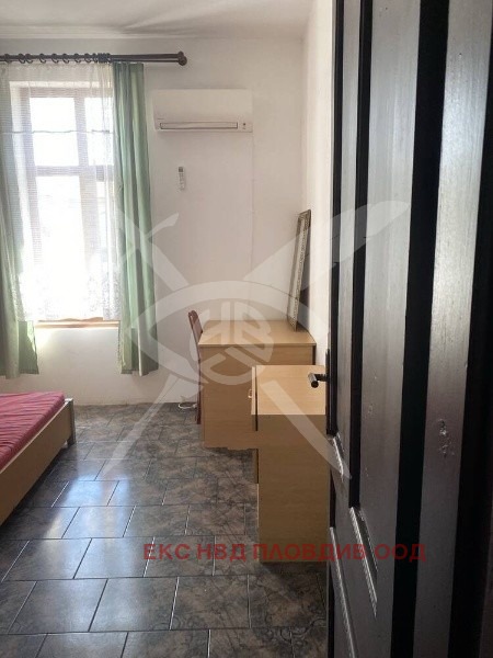 Продава КЪЩА, гр. Карлово, област Пловдив, снимка 3 - Къщи - 54307337