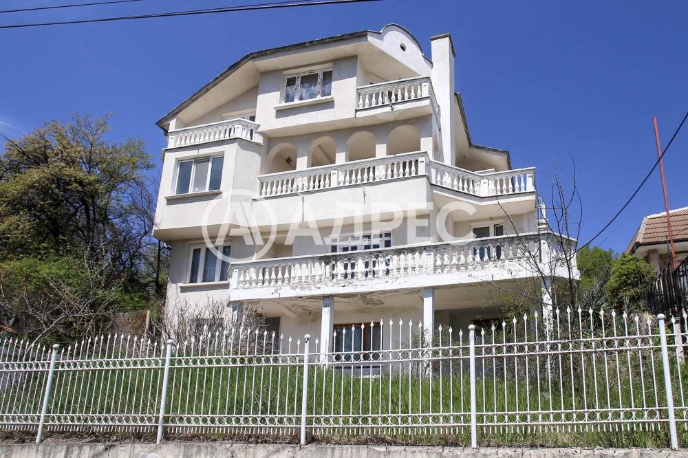 Продава КЪЩА, гр. София, гр. Банкя