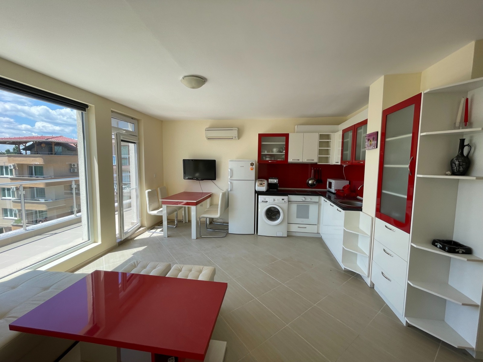Продава 2-СТАЕН, гр. Приморско, област Бургас, снимка 2 - Апартаменти - 56720955