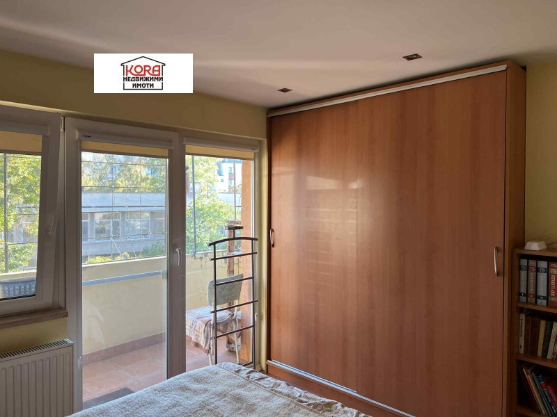 Продава ЕТАЖ ОТ КЪЩА, гр. Плевен, Идеален център, снимка 7 - Етаж от къща - 52574129