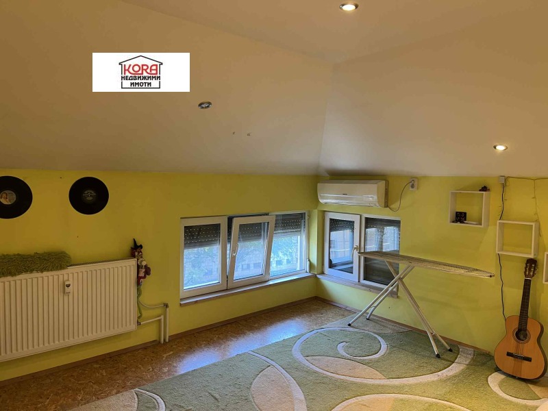 Продава ЕТАЖ ОТ КЪЩА, гр. Плевен, Идеален център, снимка 11 - Етаж от къща - 52574129