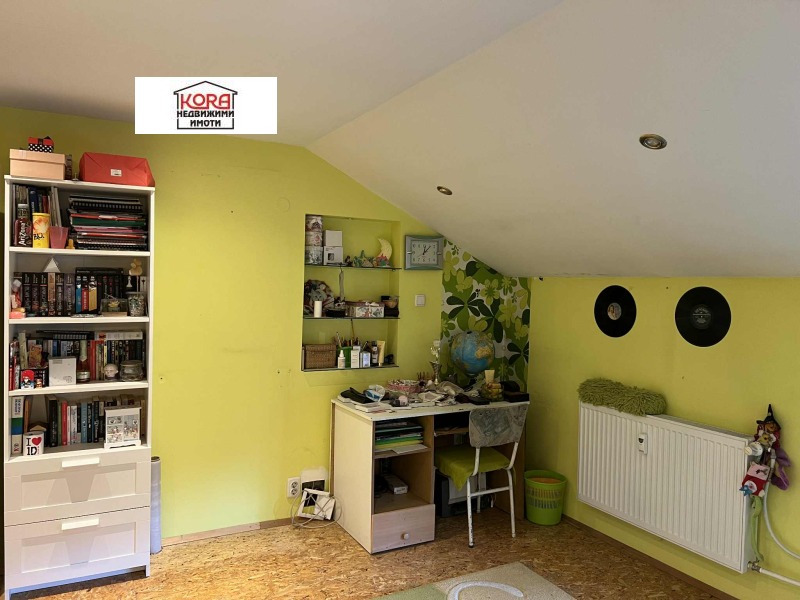 Продава ЕТАЖ ОТ КЪЩА, гр. Плевен, Идеален център, снимка 10 - Етаж от къща - 52574129