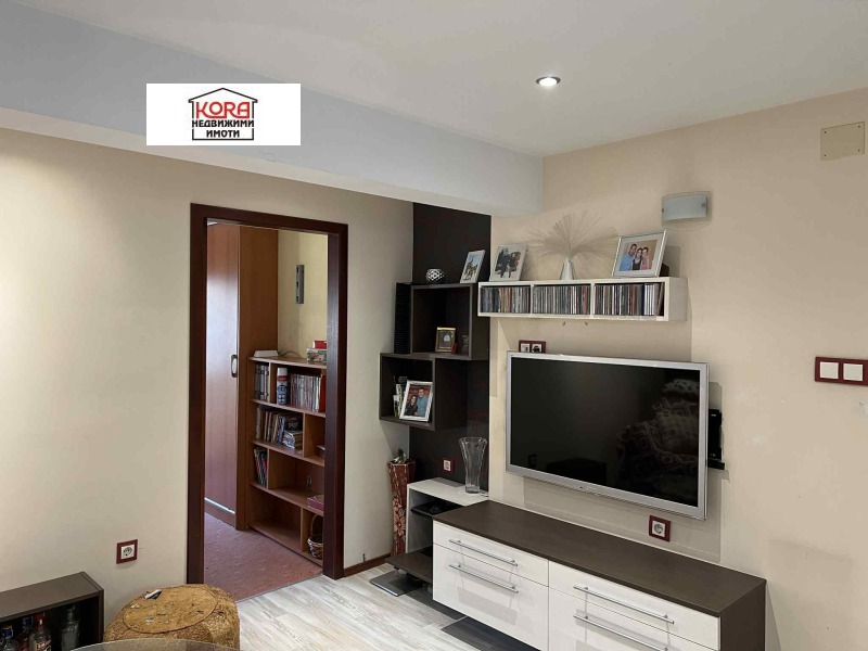 Продава ЕТАЖ ОТ КЪЩА, гр. Плевен, Идеален център, снимка 5 - Етаж от къща - 52574129