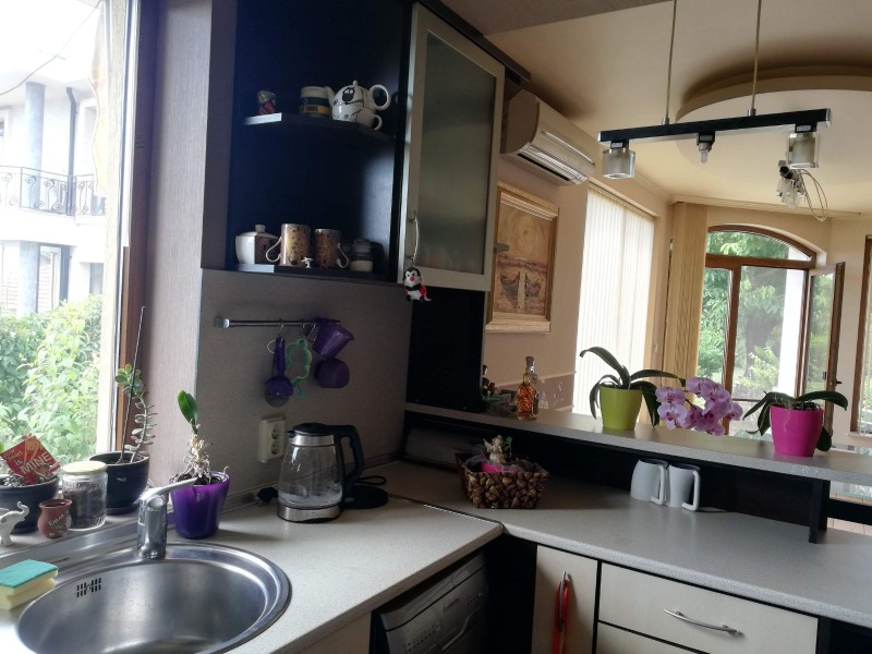 In vendita  Casa Varna , k.k. Sv.Sv. Konstantin i Elena , 200 mq | 76645613 - Immagine [3]