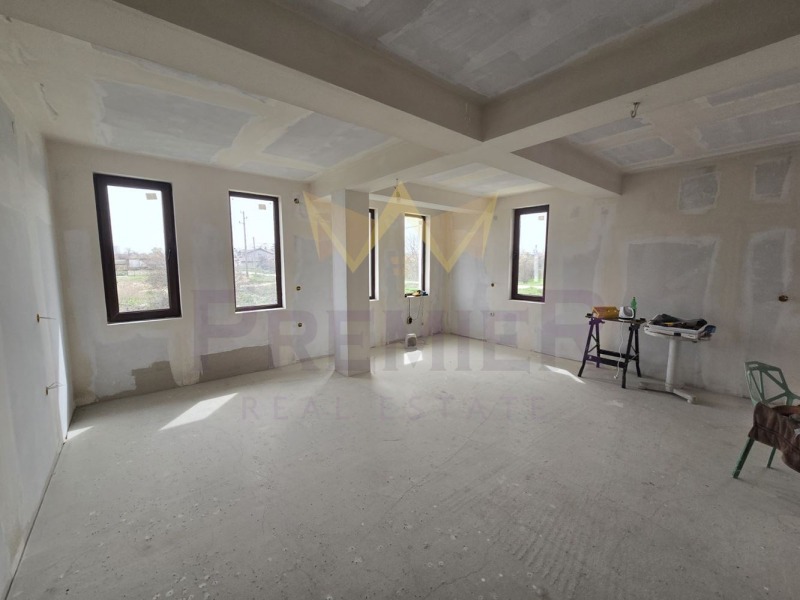 Продава КЪЩА, с. Царичино, област Добрич, снимка 4 - Къщи - 53123520