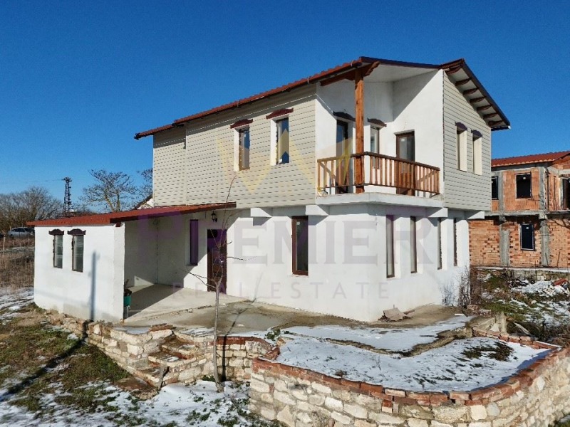 Продава КЪЩА, с. Царичино, област Добрич