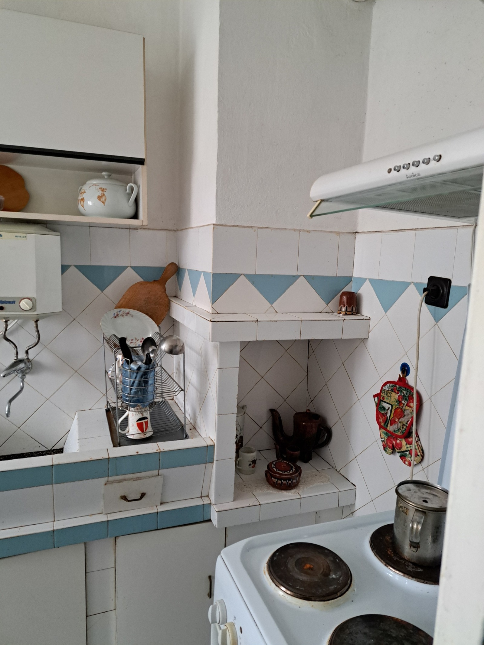 Продава МНОГОСТАЕН, гр. Поморие, област Бургас, снимка 3 - Апартаменти - 53809218