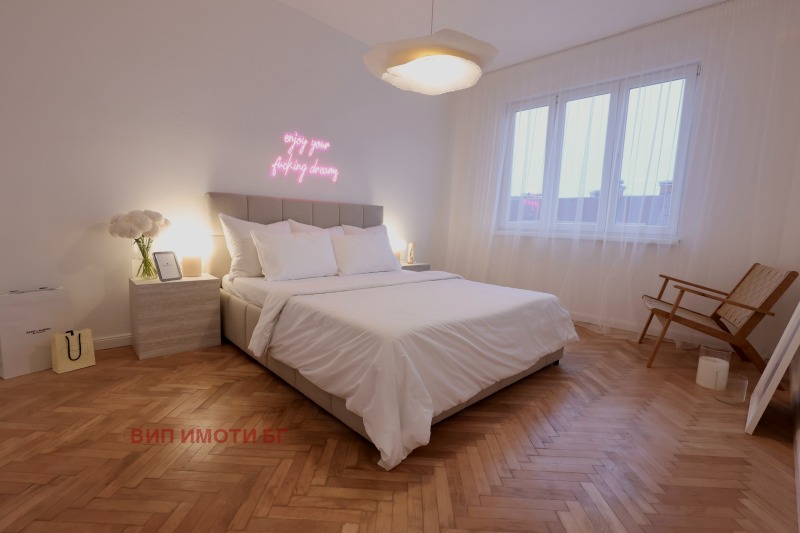 Продава 3-СТАЕН, гр. София, Център, снимка 2 - Апартаменти - 53022343