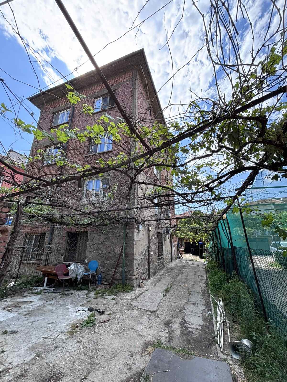 Продава ЕТАЖ ОТ КЪЩА, гр. Пловдив, Кючук Париж, снимка 14 - Етаж от къща - 55352027
