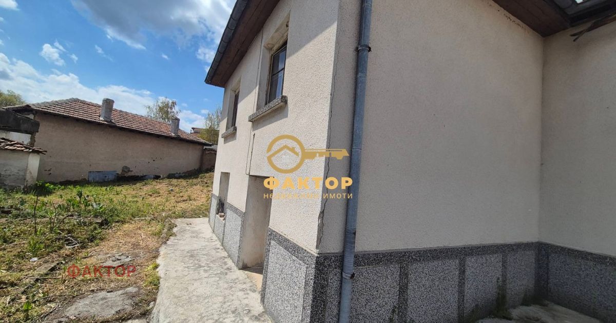 Продава КЪЩА, гр. Брезово, област Пловдив, снимка 12 - Къщи - 54264126