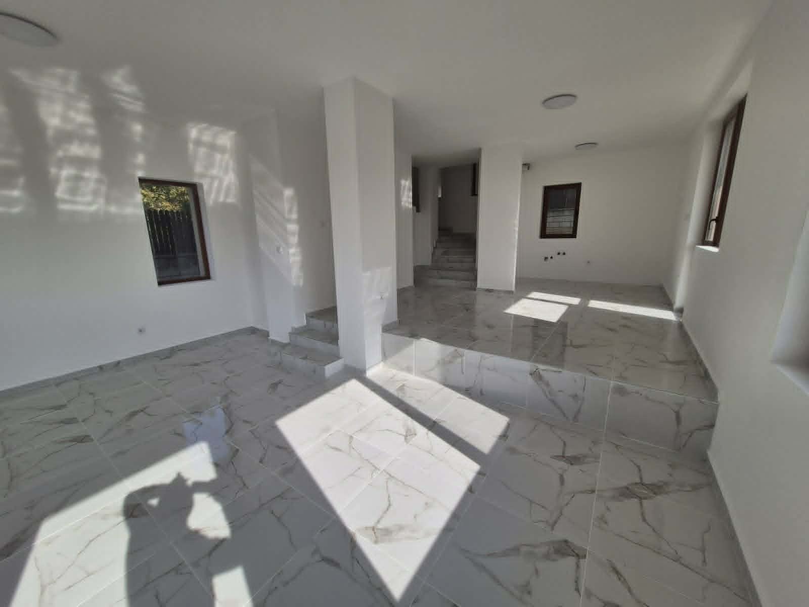 Продава КЪЩА, с. Оборище, област Варна, снимка 12 - Къщи - 55231593