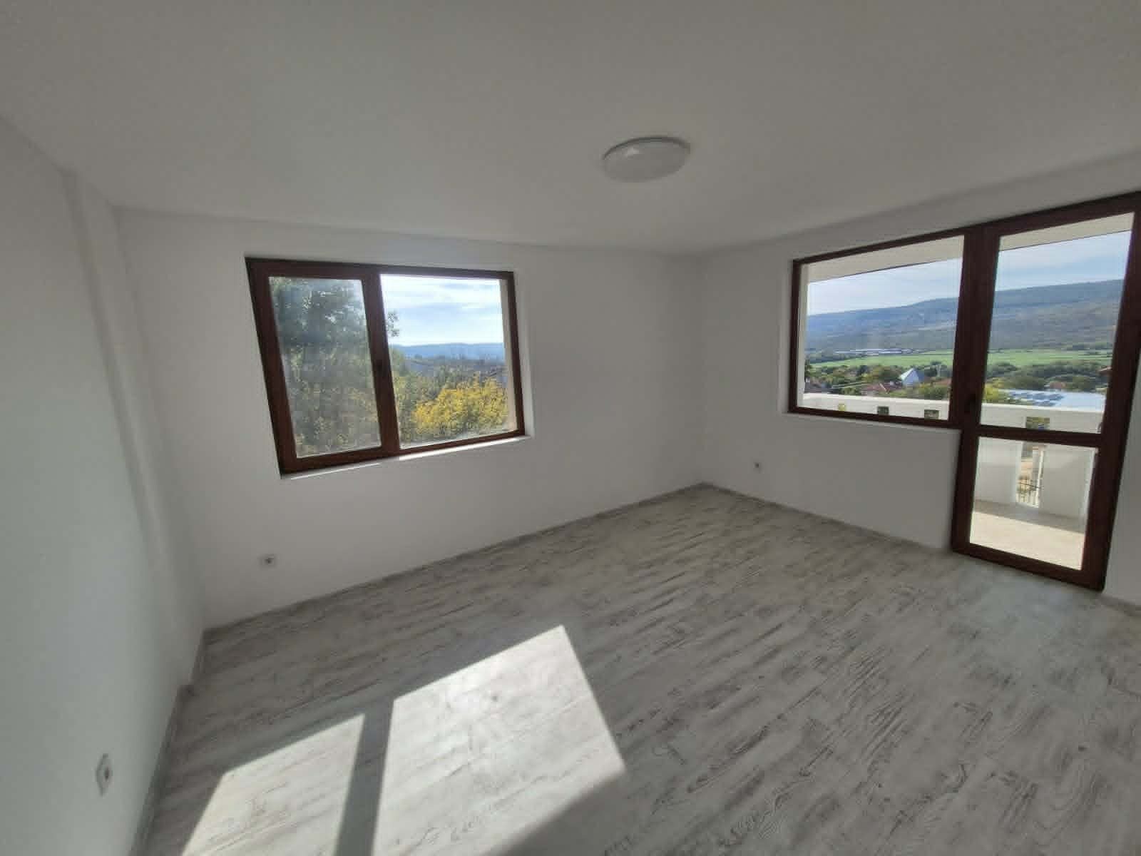 Продава КЪЩА, с. Оборище, област Варна, снимка 11 - Къщи - 55231593