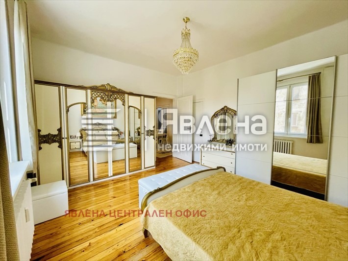 Продава 4-СТАЕН, гр. София, Център, снимка 8 - Апартаменти - 53651004