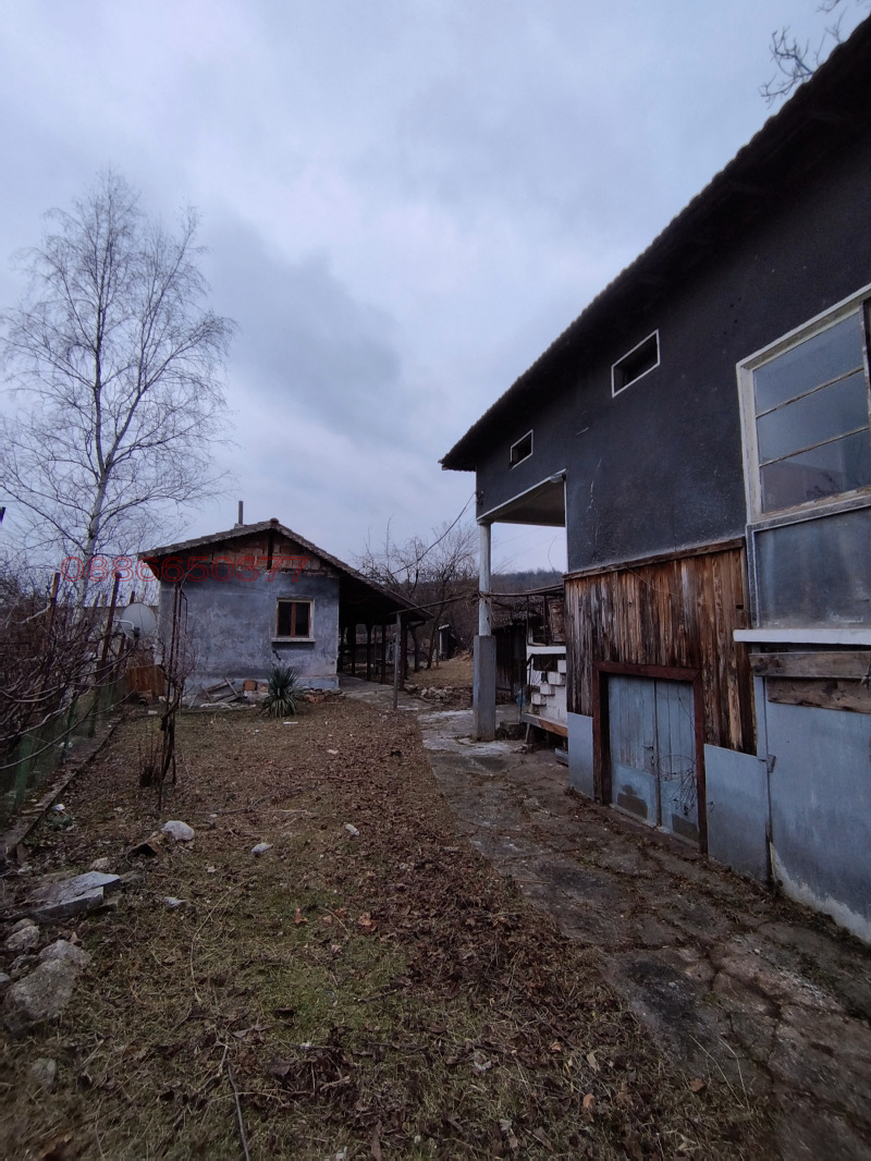 Продава КЪЩА, с. Моравица, област Враца, снимка 2 - Къщи - 52783676