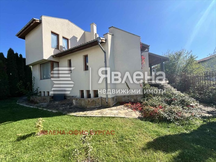 En venta  Casa región Burgas , Kosharitsa , 247 metros cuadrados | 98756544