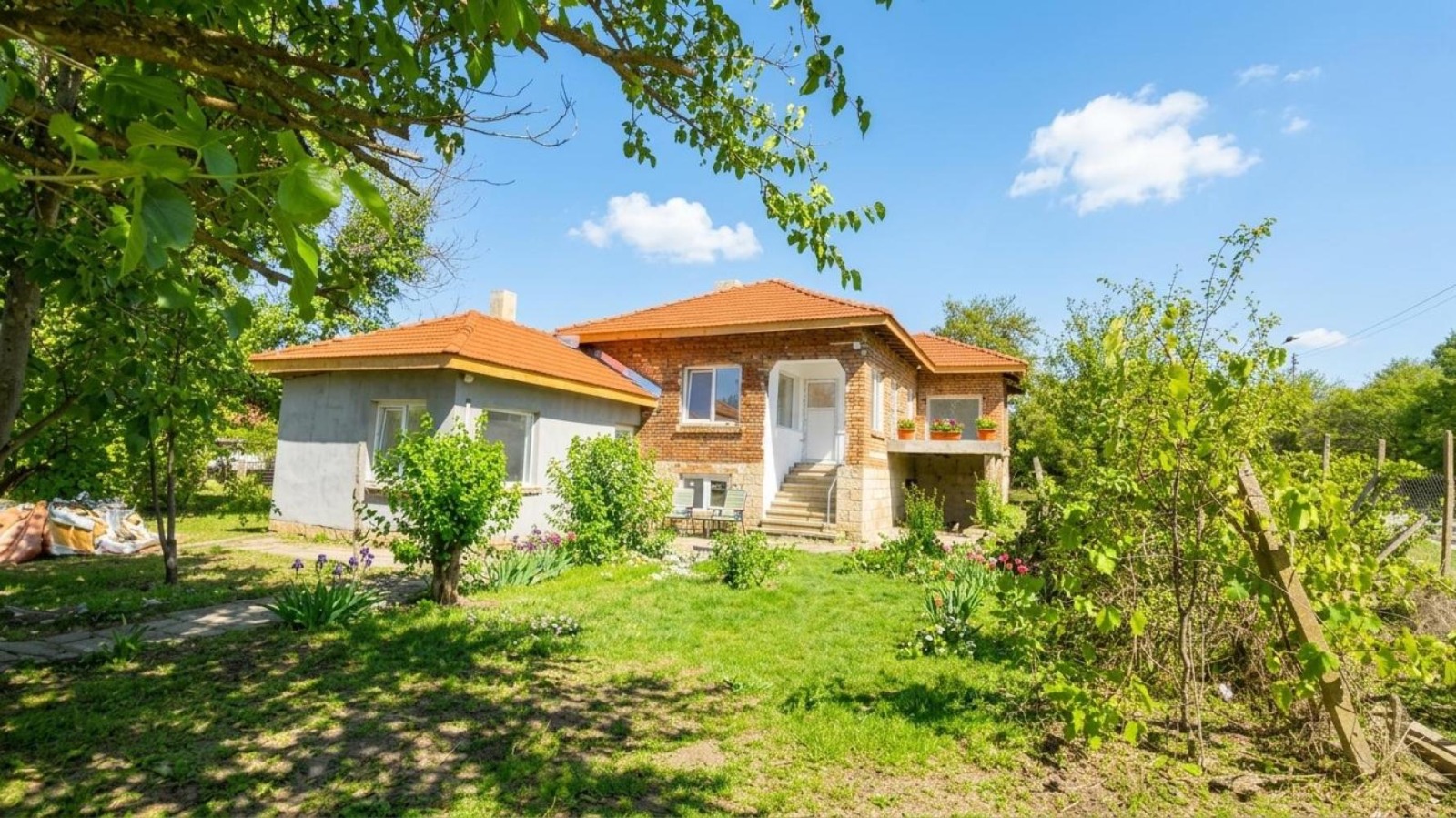 Продава КЪЩА, с. Червенци, област Варна