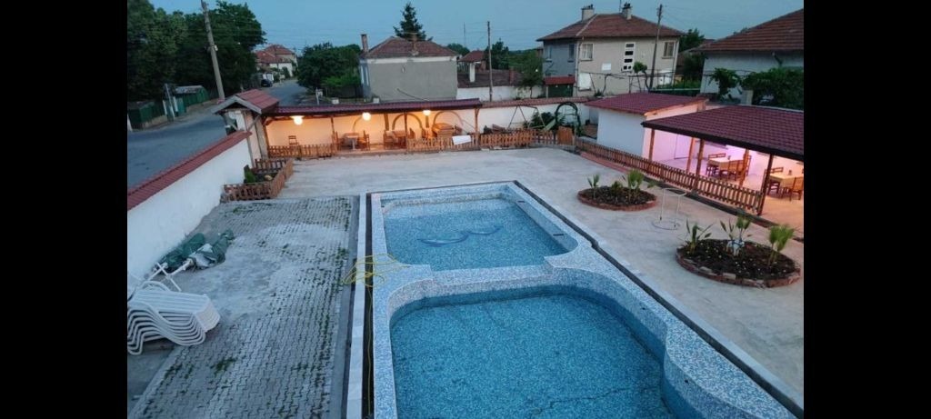 Продава ХОТЕЛ, с. Калитиново, област Стара Загора, снимка 2 - Хотели - 52280424