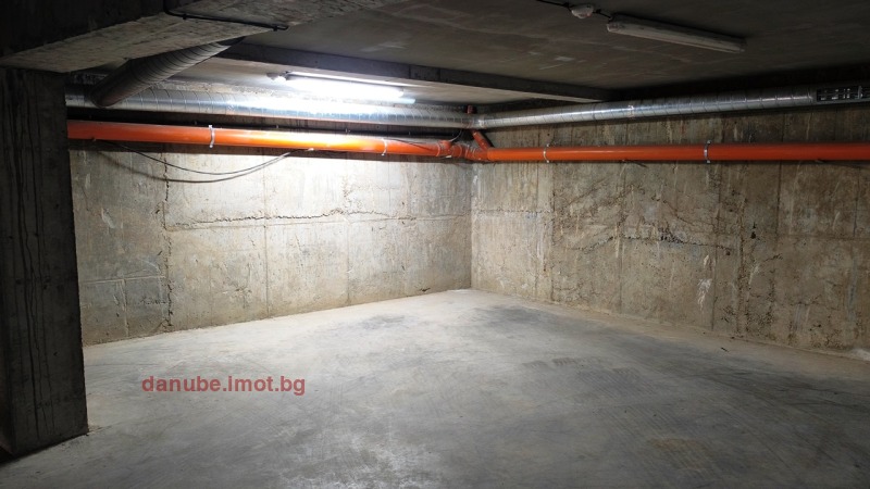 Продава ГАРАЖ, ПАРКОМЯСТО, гр. Русе, Център, снимка 2 - Гаражи и паркоместа - 53437193