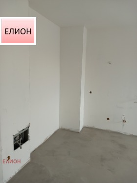 1 ložnice Iztok, Pernik