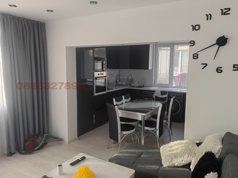 Продава ЕТАЖ ОТ КЪЩА, гр. Кюстендил, Център, снимка 12 - Етаж от къща - 53518683