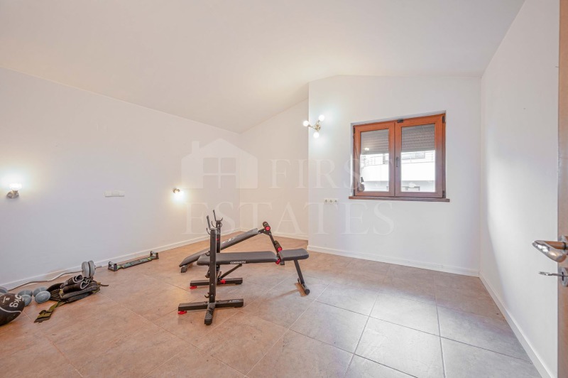 Till salu  Hus Sofia , Gorna banja , 377 kvm | 92891099 - bild [9]