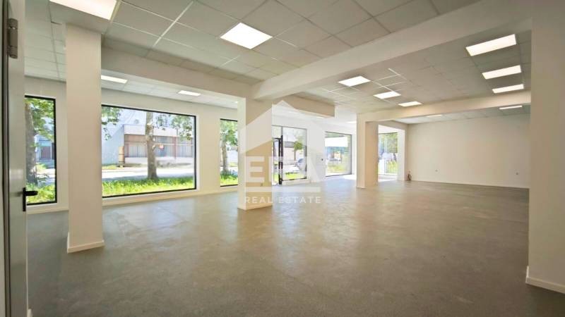 Продава  Магазин град Търговище , Запад 2 , 453 кв.м | 49222163 - изображение [4]