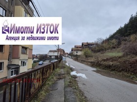 Komplott Iztok, Pernik 11