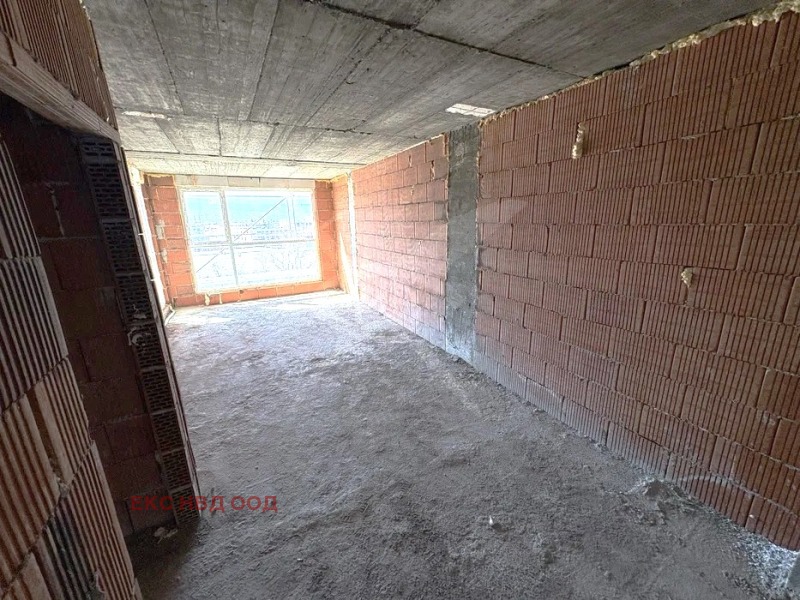 Продава  2-стаен град Пловдив , Южен , 74 кв.м | 83228520 - изображение [2]