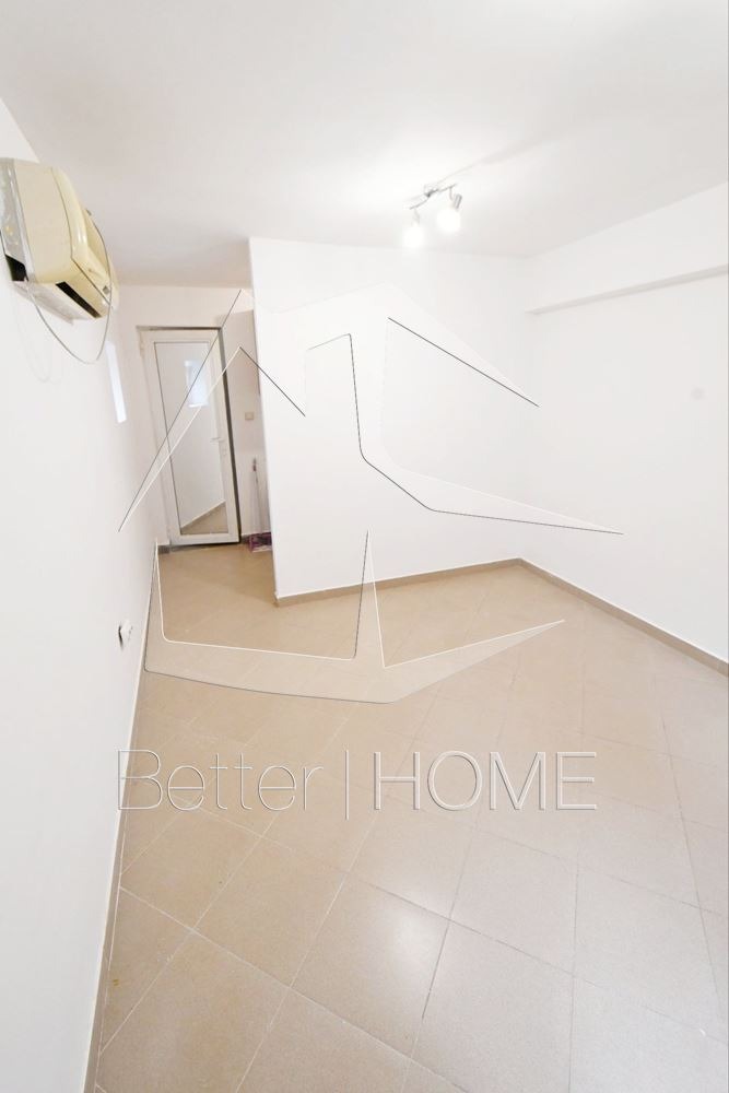Til salg  Kontor Sofia , Reduta , 21 kvm | 54486199 - billede [2]