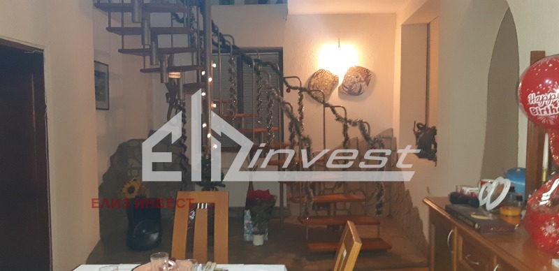 Продава КЪЩА, гр. Нови пазар, област Шумен, снимка 10 - Къщи - 52834331