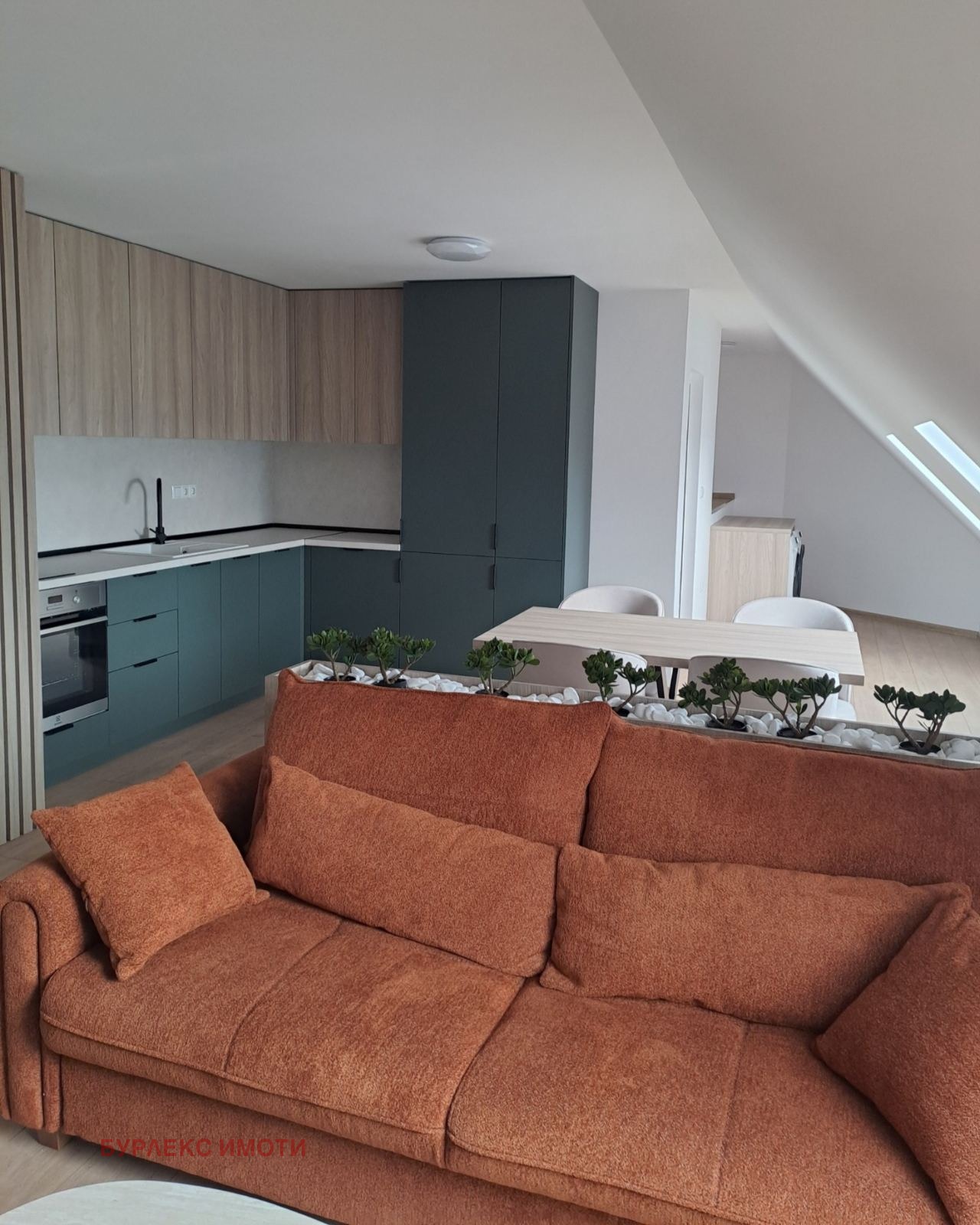Продава МНОГОСТАЕН, гр. Варна, Възраждане 2, снимка 2 - Апартаменти - 55303920
