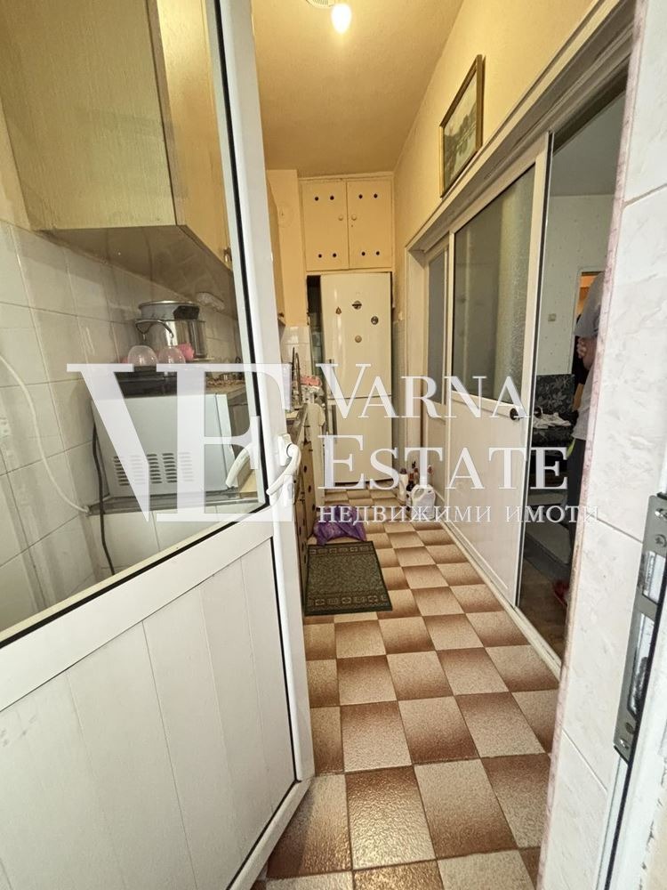 Продава 2-СТАЕН, гр. Варна, Окръжна болница-Генерали, снимка 3 - Апартаменти - 53164354