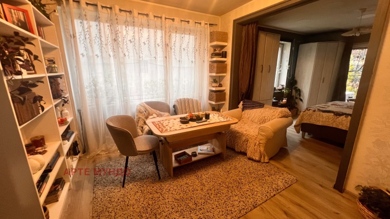 Продава ЕТАЖ ОТ КЪЩА, гр. София, Лозенец, снимка 11 - Етаж от къща - 53233784