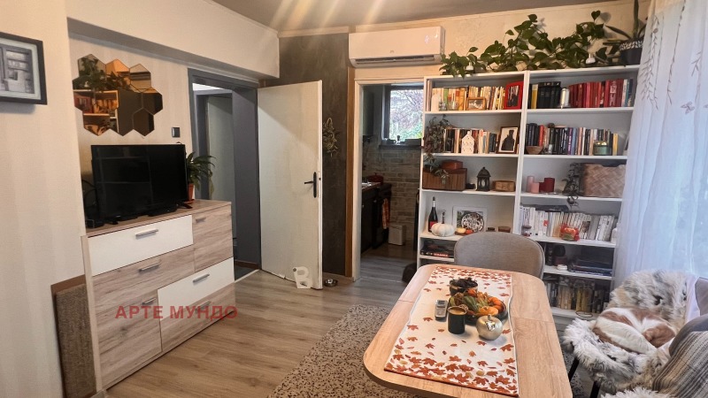 Продава ЕТАЖ ОТ КЪЩА, гр. София, Лозенец, снимка 17 - Етаж от къща - 53233784