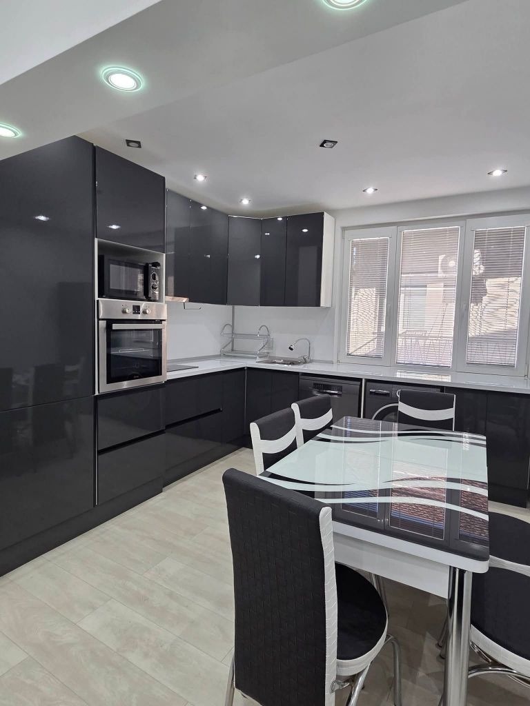 Продава ЕТАЖ ОТ КЪЩА, гр. Кюстендил, Център, снимка 4 - Етаж от къща - 54252320