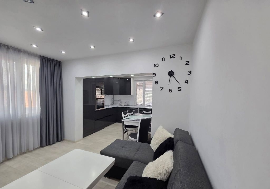 Продава ЕТАЖ ОТ КЪЩА, гр. Кюстендил, Център, снимка 3 - Етаж от къща - 54252320