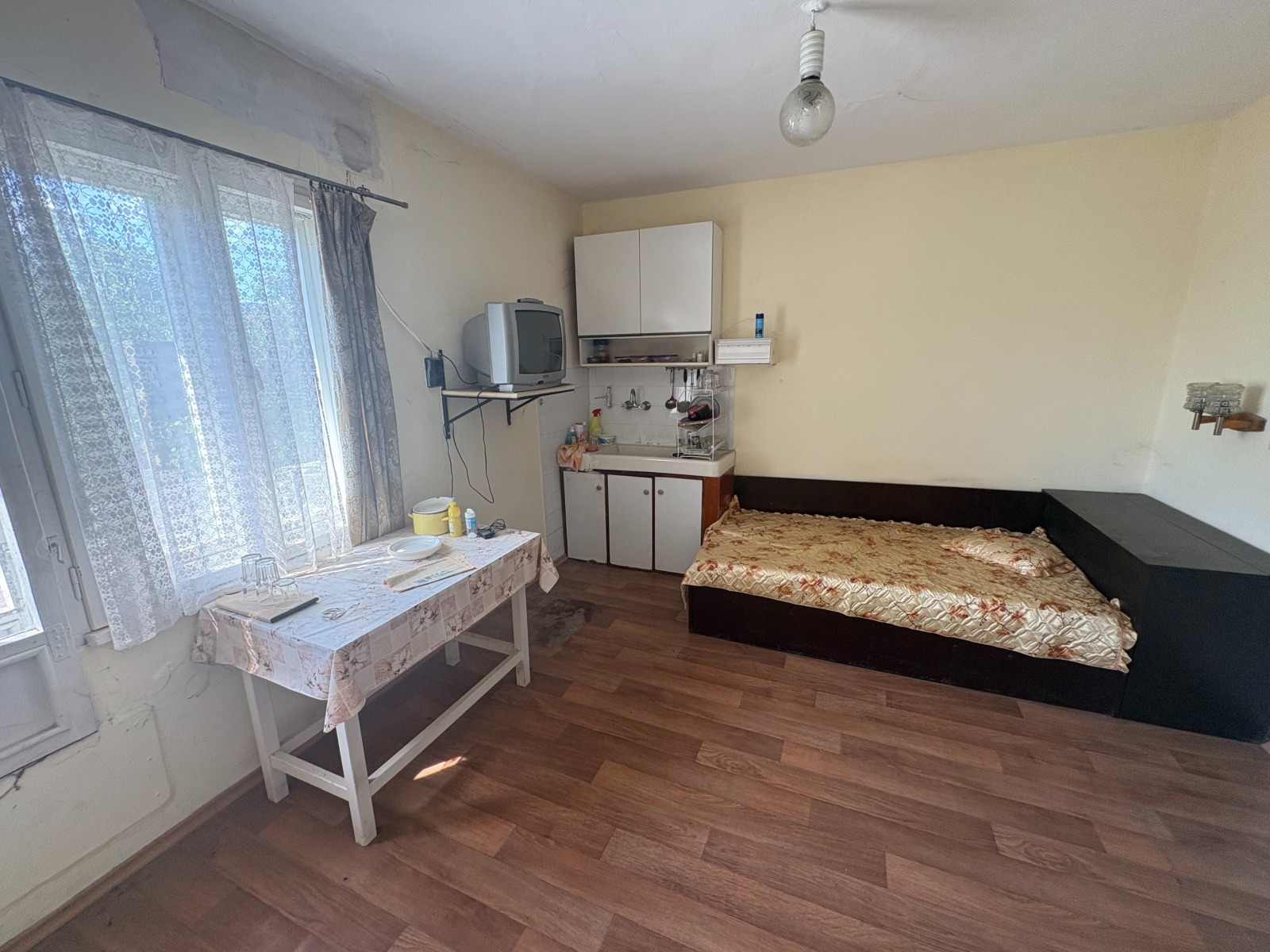 Продава КЪЩА, гр. Велики Преслав, област Шумен, снимка 3 - Къщи - 54831054