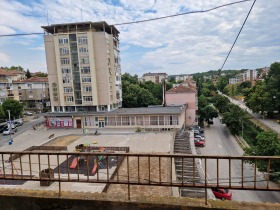 3 slaapkamers Idealen tsentar, Pleven 1