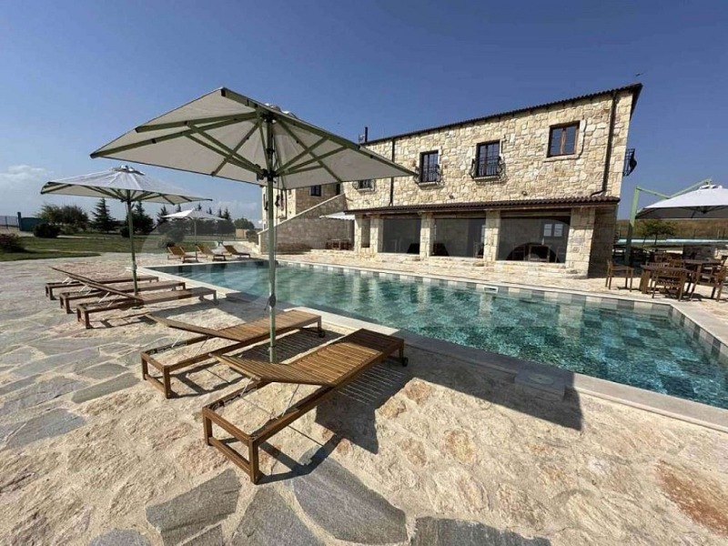 Till salu  Hotell region Dobrich , Balgarevo , 2600 kvm | 46280241 - bild [2]