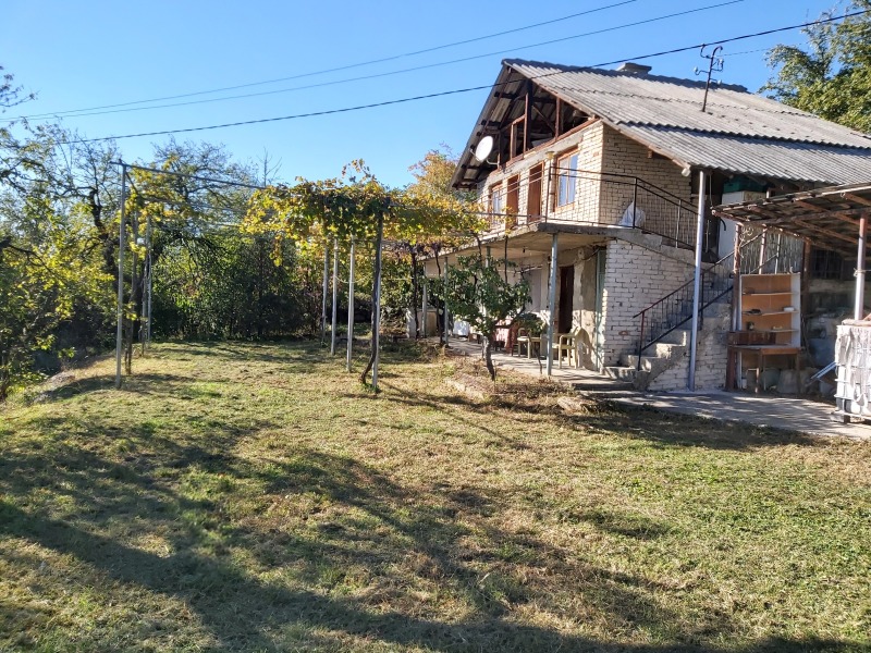 Продава  Вила област Пловдив , гр. Карлово , 58 кв.м | 83236001